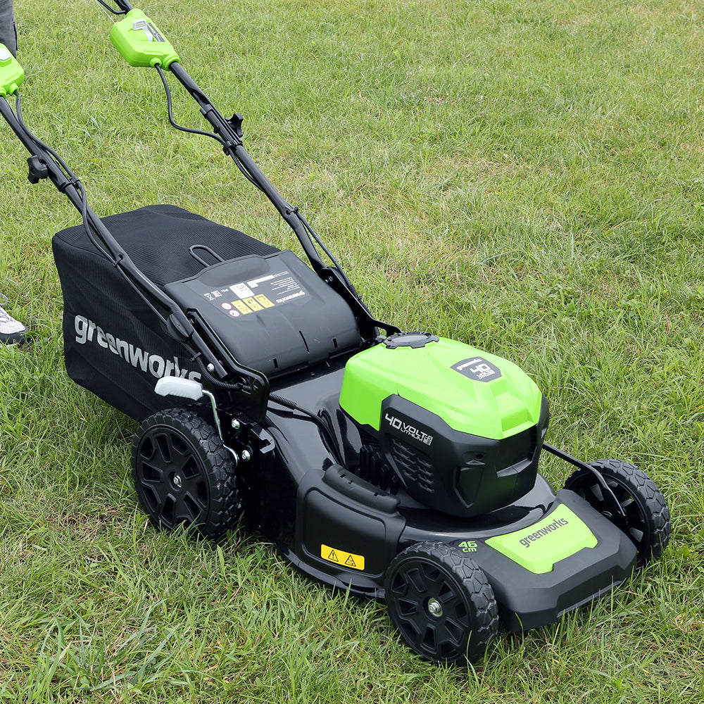 40V Tondeuse Autotractée 46cm + Débroussailleuse 40cm Kit